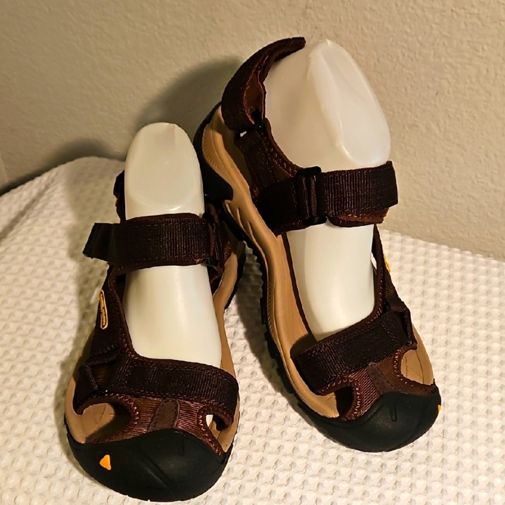 Camel Crown Brown Sandals